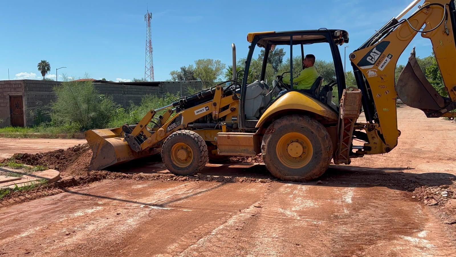SERVICIOS PÚBLICOS REALIZA RETIRO DE LODO EN PRINCIPALES VIALIDADES